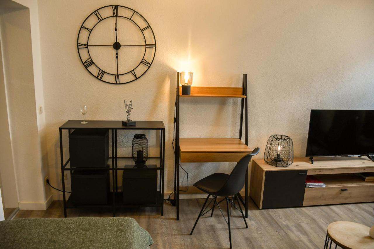 Moderne Ferienwohnung In Direkter Naehe Zur Uni, Netflix Gratis, Wlan, Waschmaschine, Geschirrspueler, Zentrum, เคมนิตซ์ ภายนอก รูปภาพ