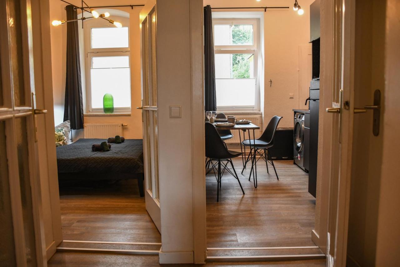 Moderne Ferienwohnung In Direkter Naehe Zur Uni, Netflix Gratis, Wlan, Waschmaschine, Geschirrspueler, Zentrum, เคมนิตซ์ ภายนอก รูปภาพ